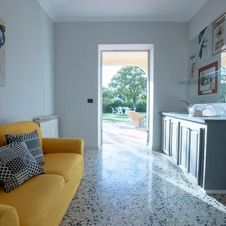 Palazzo Del Miglio بلفيديري ماريتّيمو